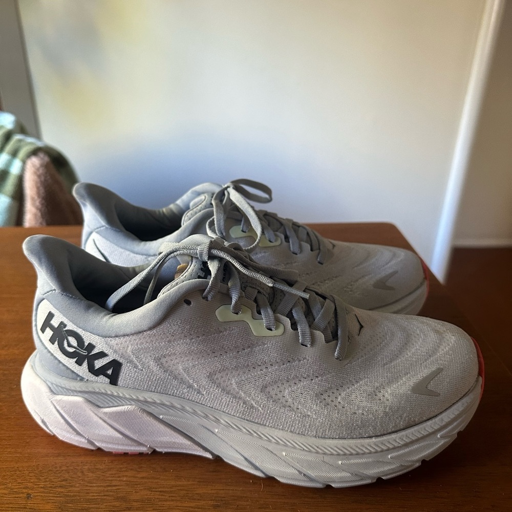 Arahi 6 hokas brand new size 7